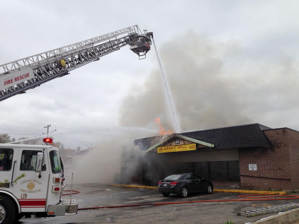 UPDATE Fire consumes Great Wall restaurant on College Hill in Cedar