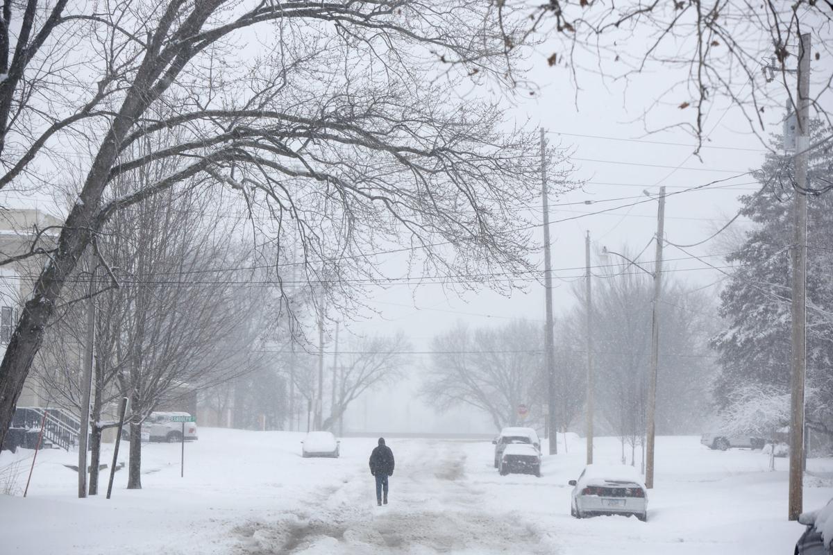Northeast Iowa Sees 12 16 Inches Of Snow In Late March Winter
