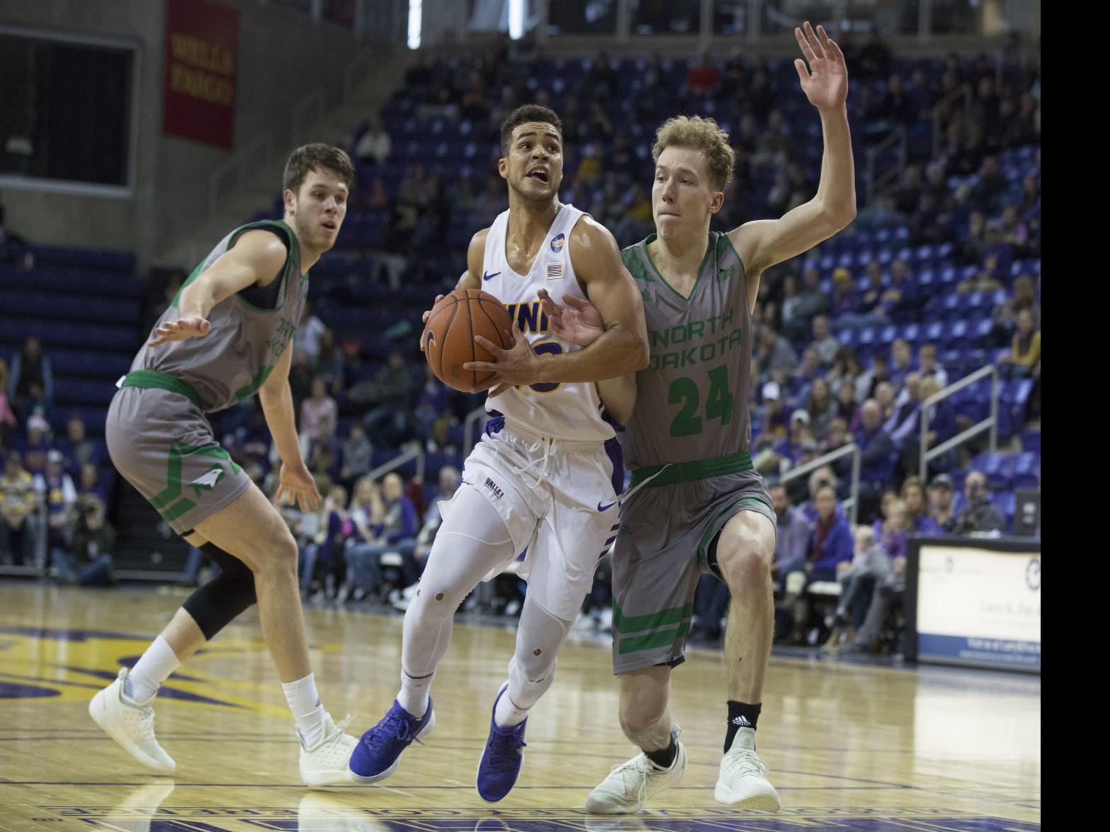 College Men S Basketball Wentzien Injury Hits Uni Hard Men S