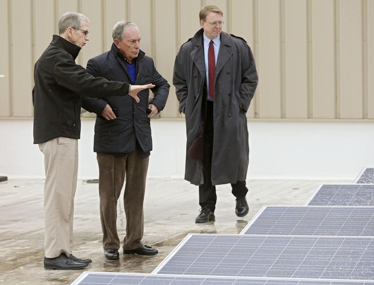 In Cedar Rapids visit, Michael Bloomberg talks climate ...