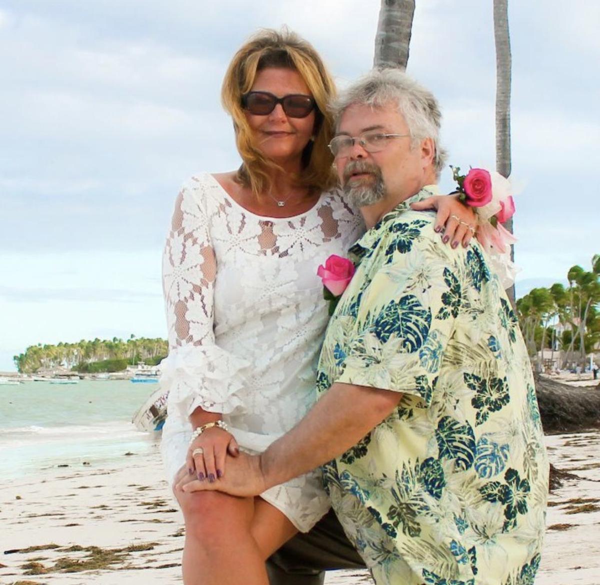Cedar Falls Woman Battles Early Onset Alzheimer S With Love And