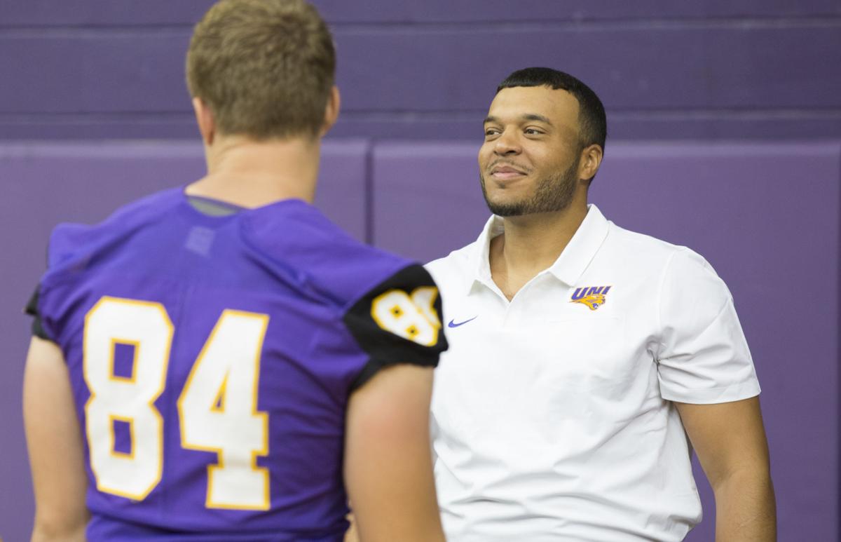 080719kw-uni-football-media-day-07