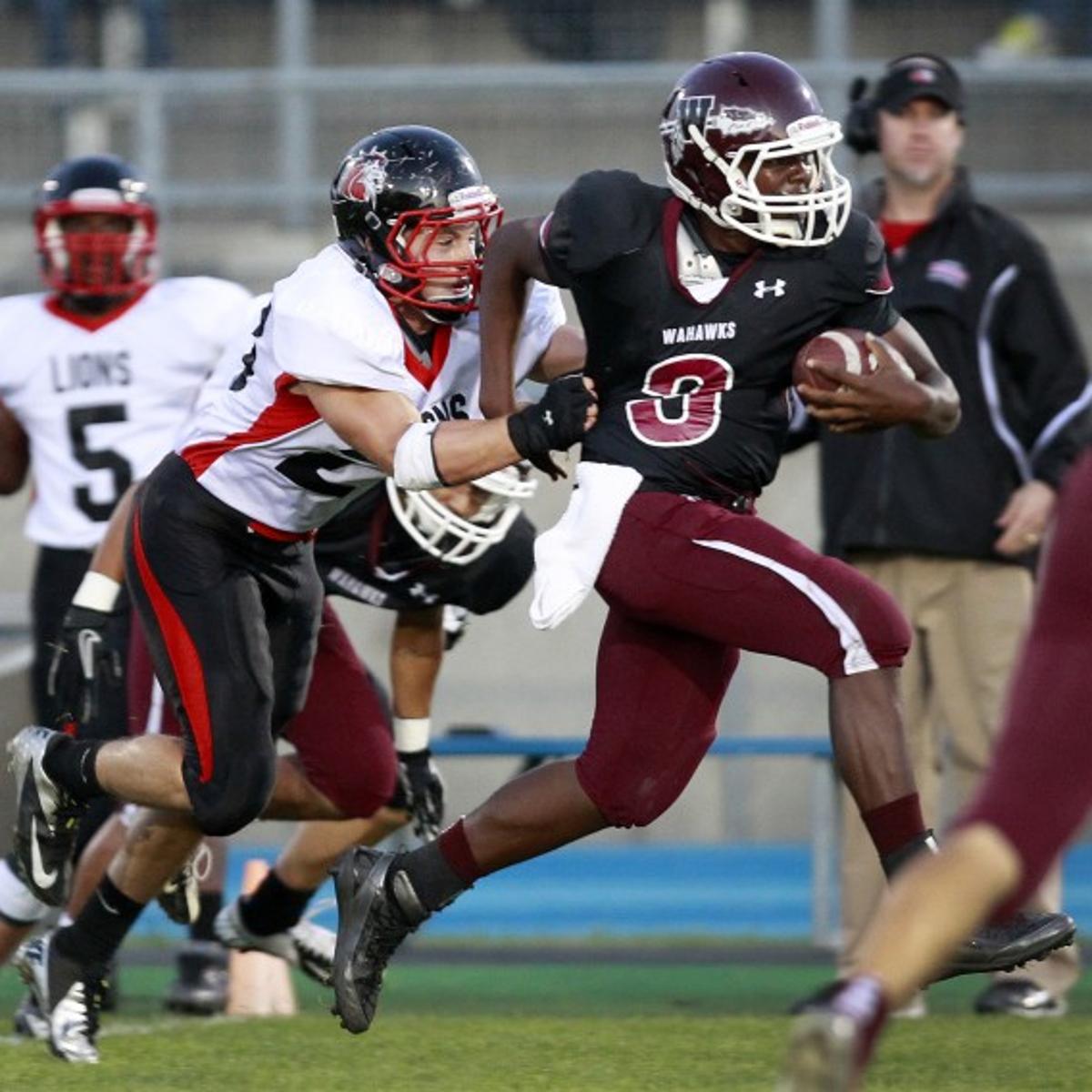 West Rallies Past Linn Mar In Fourth 27 14 Waterloo West