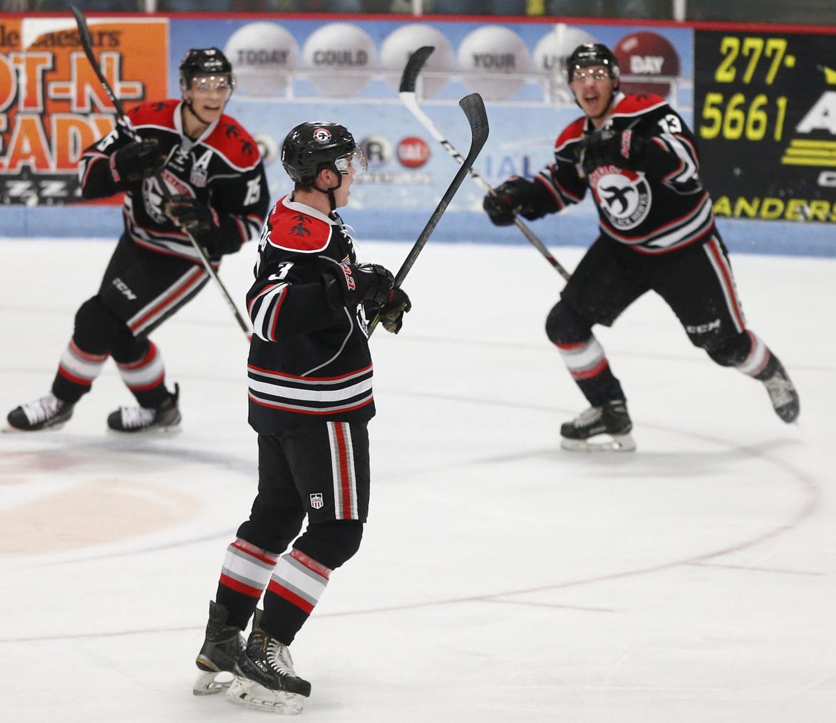 041517mp-black-hawks-fargo-3