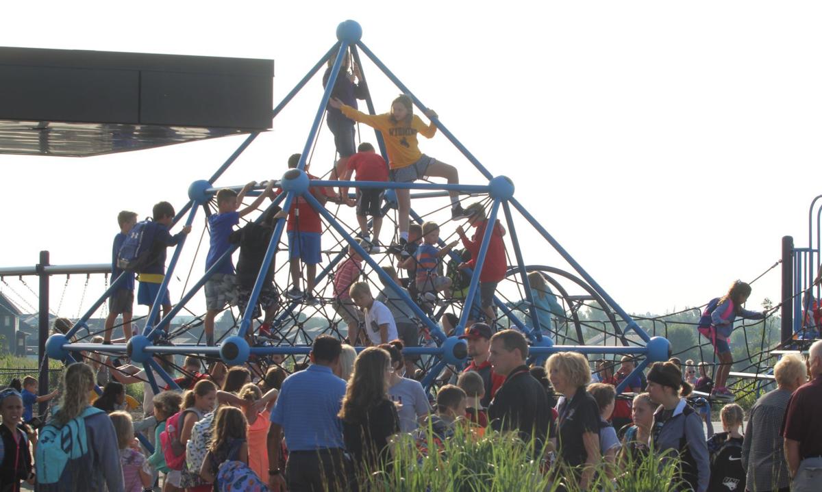 New School Year New School For Cedar Falls Elementary Students Photos Education News Wcfcourier Com
