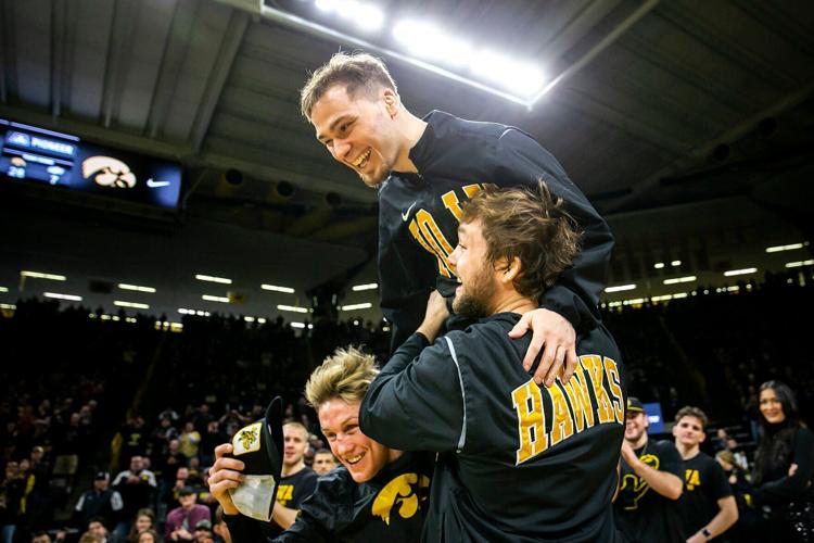 College wrestling: Spencer Lee Real Woods win Iowa takes second at