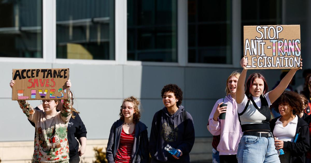 Waterloo Schools’ panel begins talks on how to enforce new gender identification laws Photo