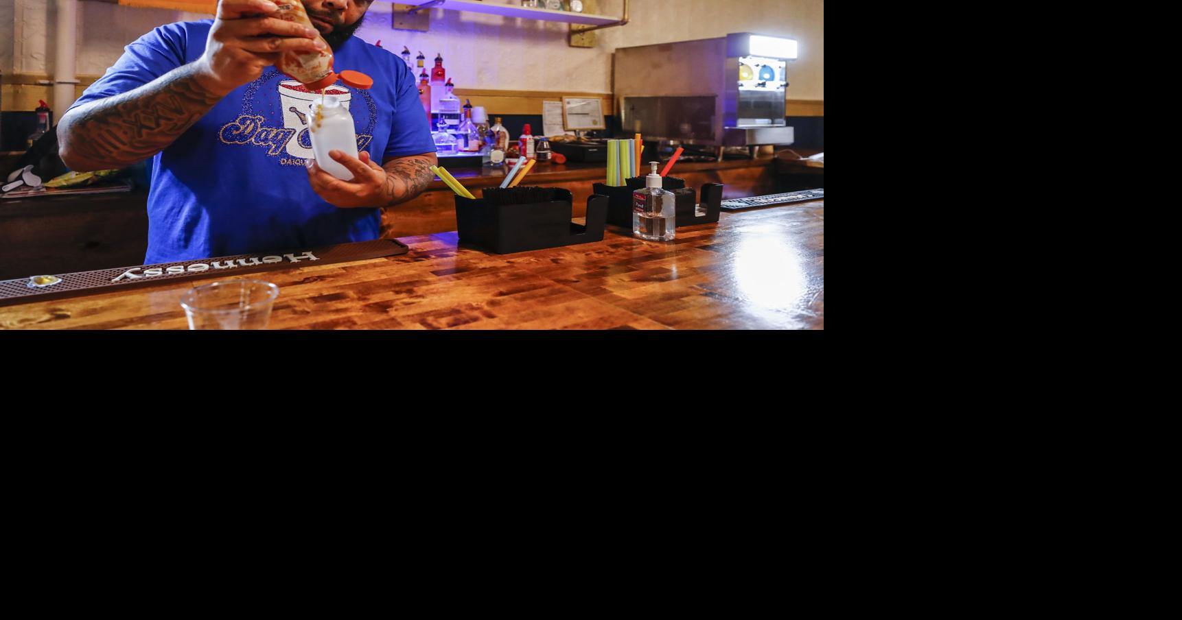 Waterloo native opens Cedar Valley's first daiquiri bar, Daq King