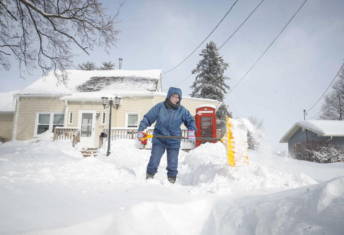 Tow Bans Continue Roads Closed After Ground Blizzard Across Iowa Local News Wcfcourier Com
