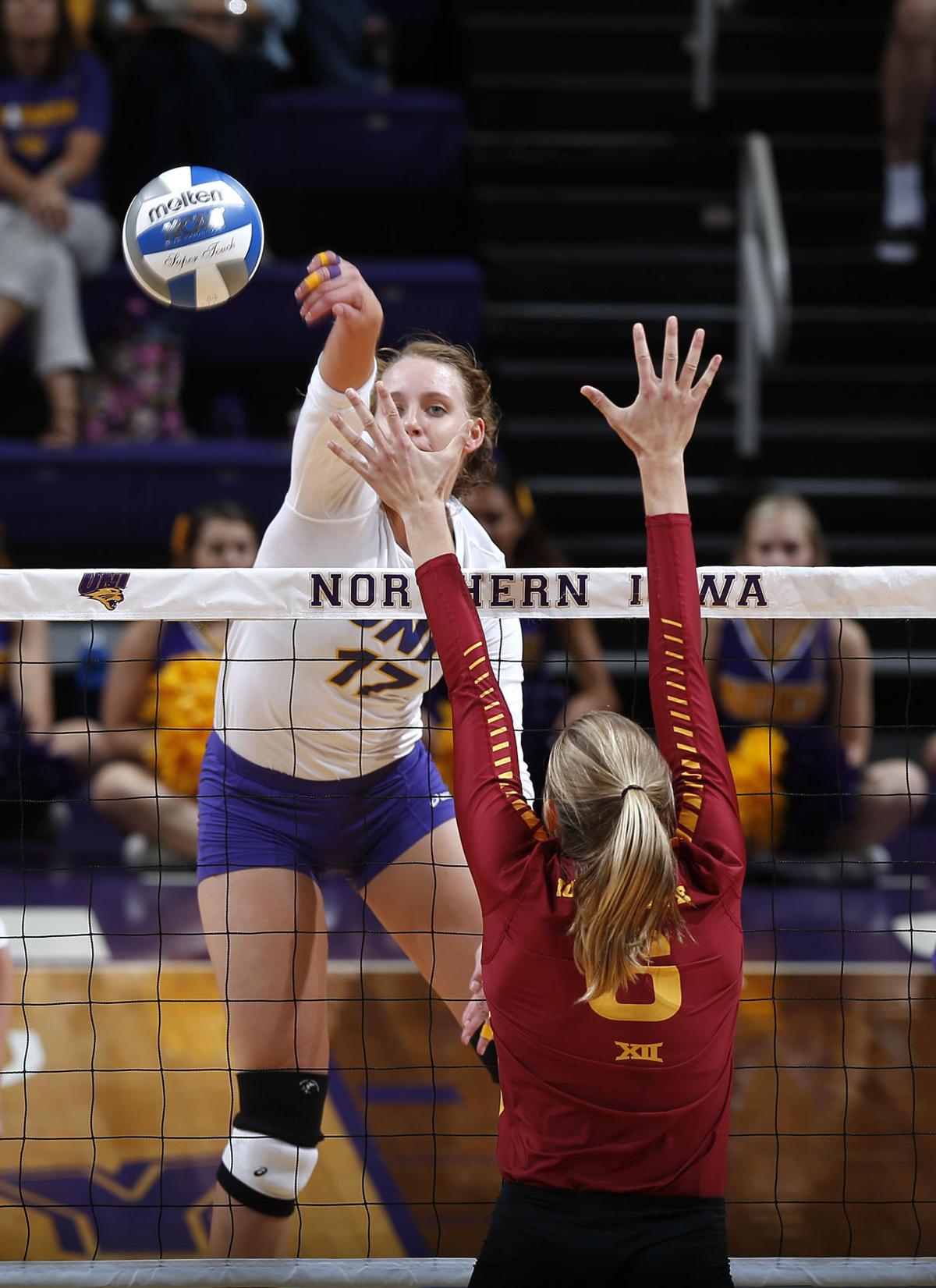 Photos UNIISU Volleyball Photo Galleries