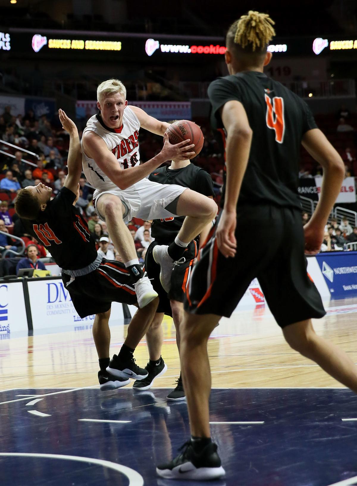 Boys State Basketball Cedar Falls Rolls Into 4a Semifinals