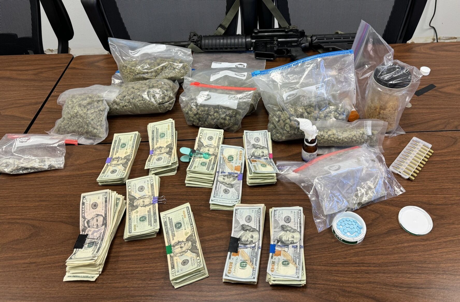 Grundy County deputies seize drugs, cash in search