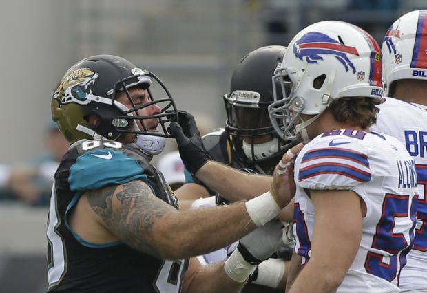 Jacksonville Jaguars sign center Brad Meester 