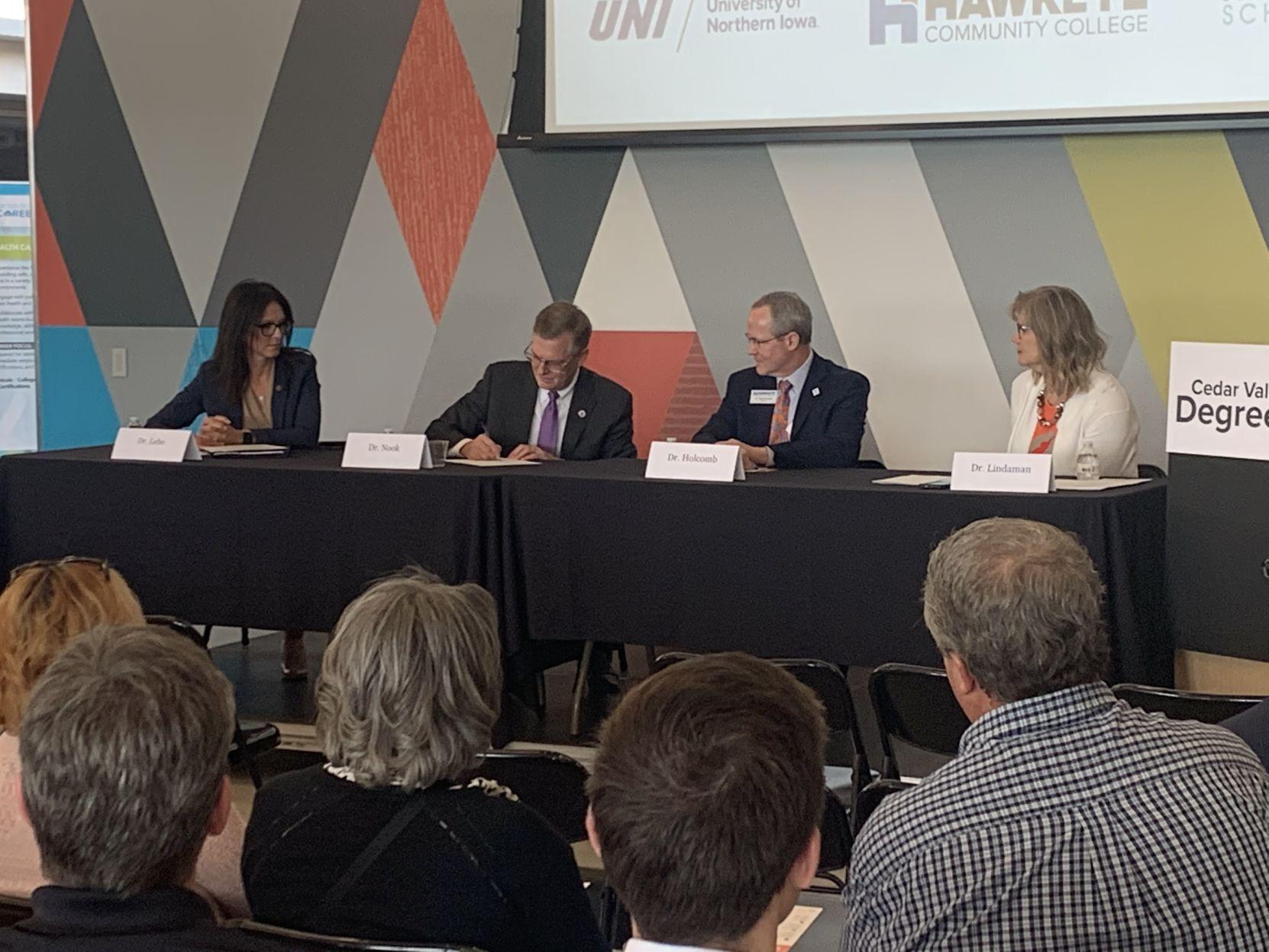 New Partnership With Hcc Uni Allows Waterloo Career Center Students To Earn Degree Faster Education News Wcfcourier Com Grady Career Fair 2022