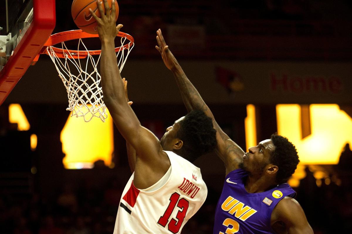 College Men S Basketball Illinois State Hands Uni Heartbreaking