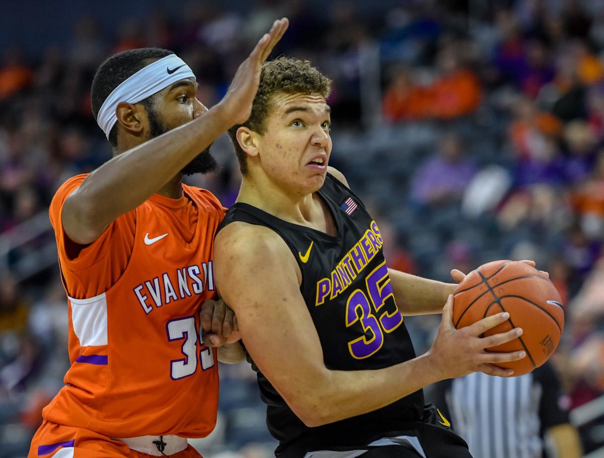 Update Uni Holds Off Evansville For Road Win Men S Basketball
