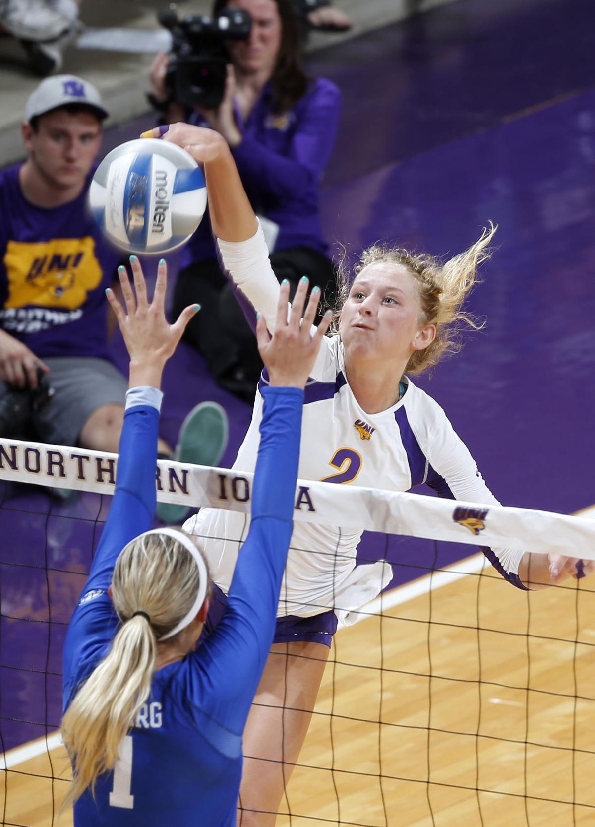 College volleyball No. 10 Kentucky defeats UNI in home opener