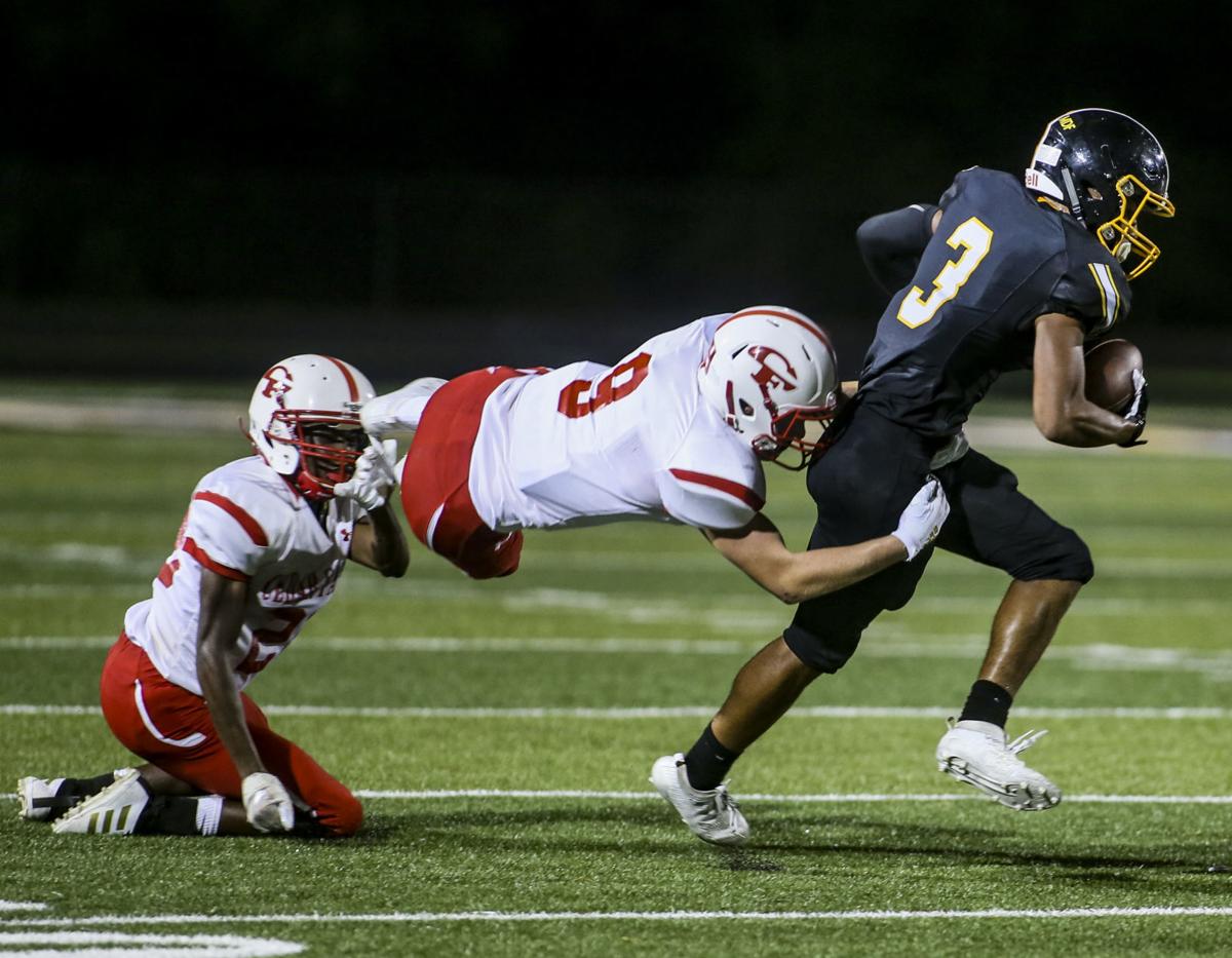 Prep Football No 3 Cedar Falls Wins At No 5 Bettendorf