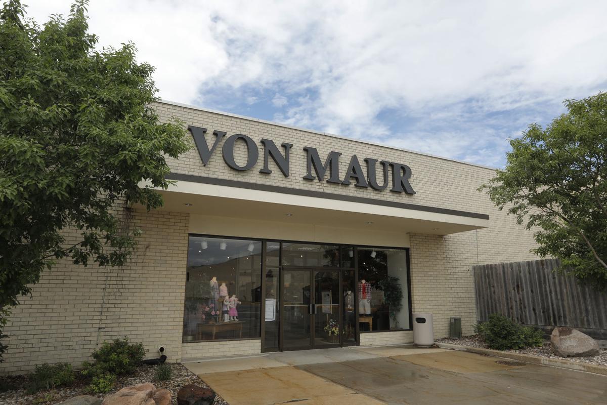 Von Maur defies national trend for as anchor store at College Square