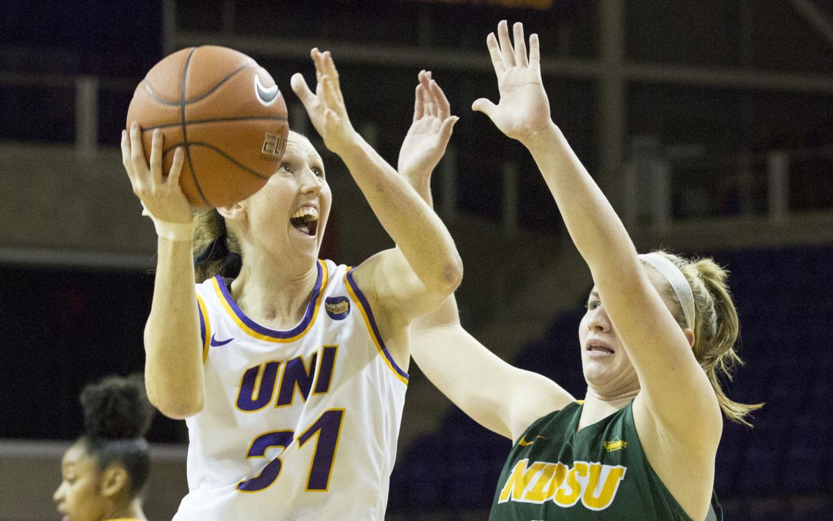 College Women S Basketball Uni Hits The Ground Running Womens