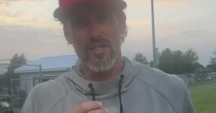 WATCH: Aplington-Parkersburg coach Brett Kleespies on two seniors on Senior Night