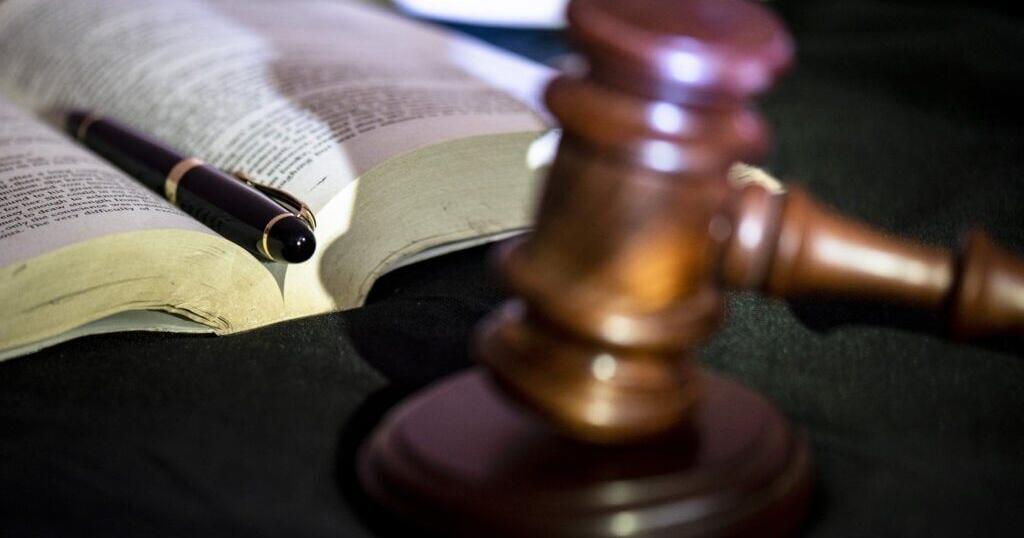 Oelwein man sentenced to a year in prison after traffic stop where police found more than 20 guns