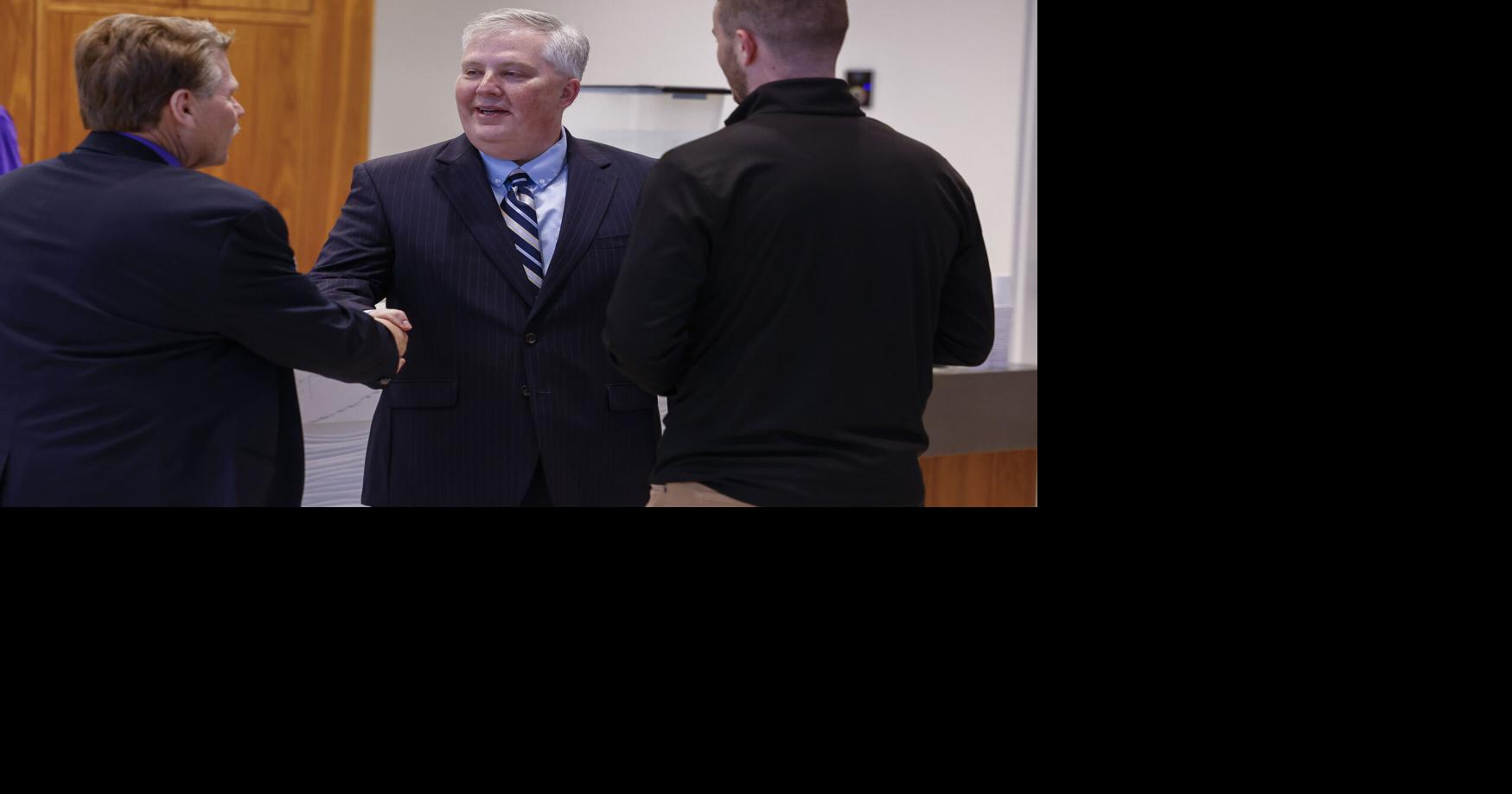 Cedar Falls council approves contract for new city administrator