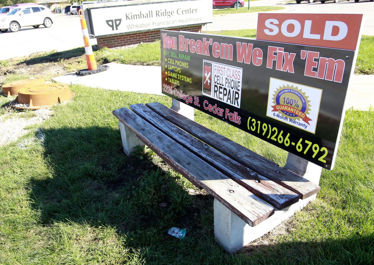 Waterloo Phases Out Old Bus Benches Political News Wcfcourier Com
