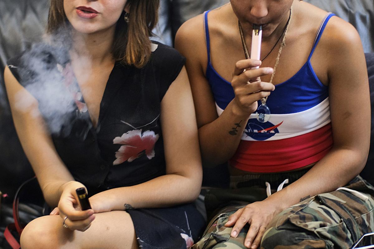 Judge blocks Iowa law banning sale of most vape products
