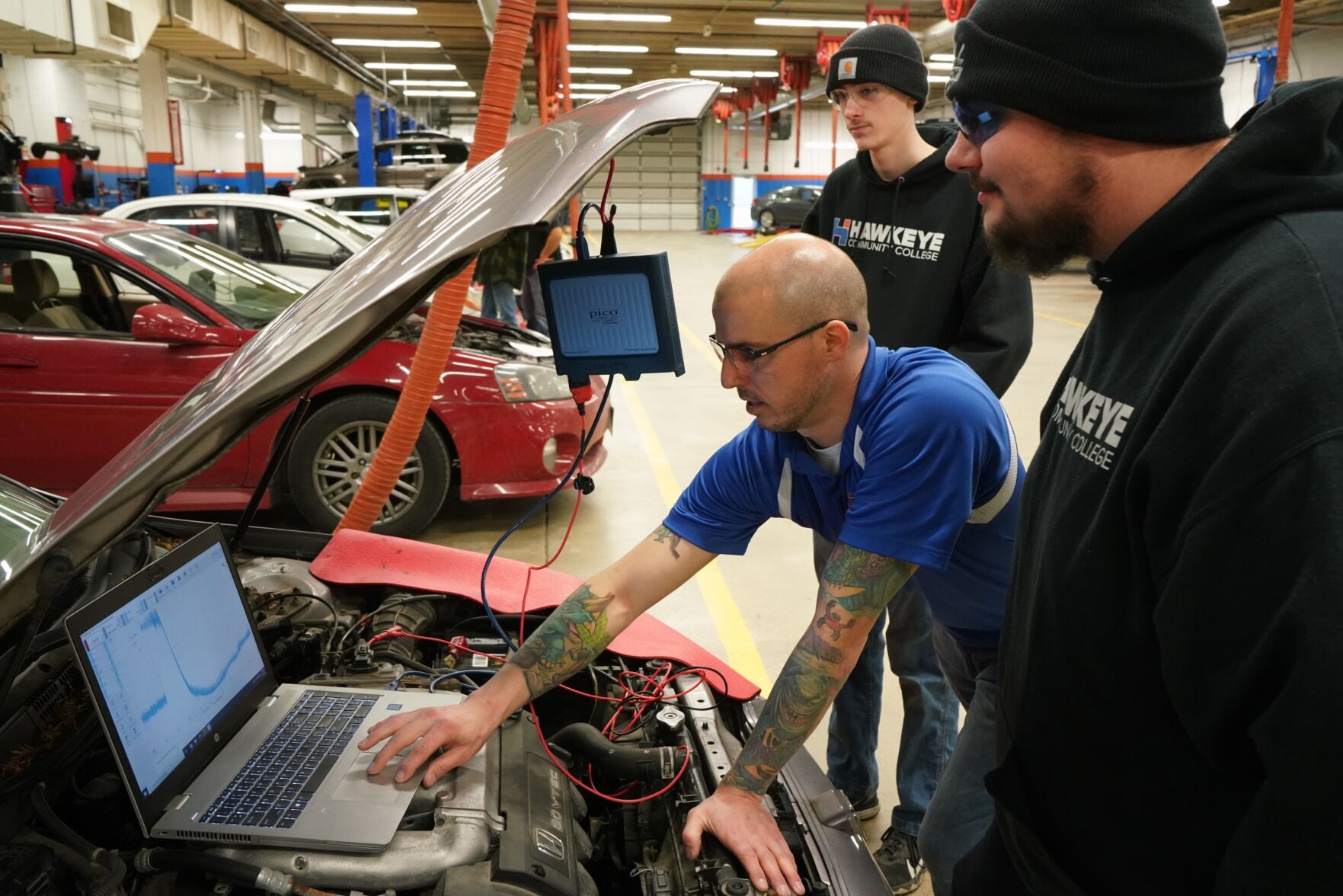 Instructor from HCC receives award for automotive technology education
