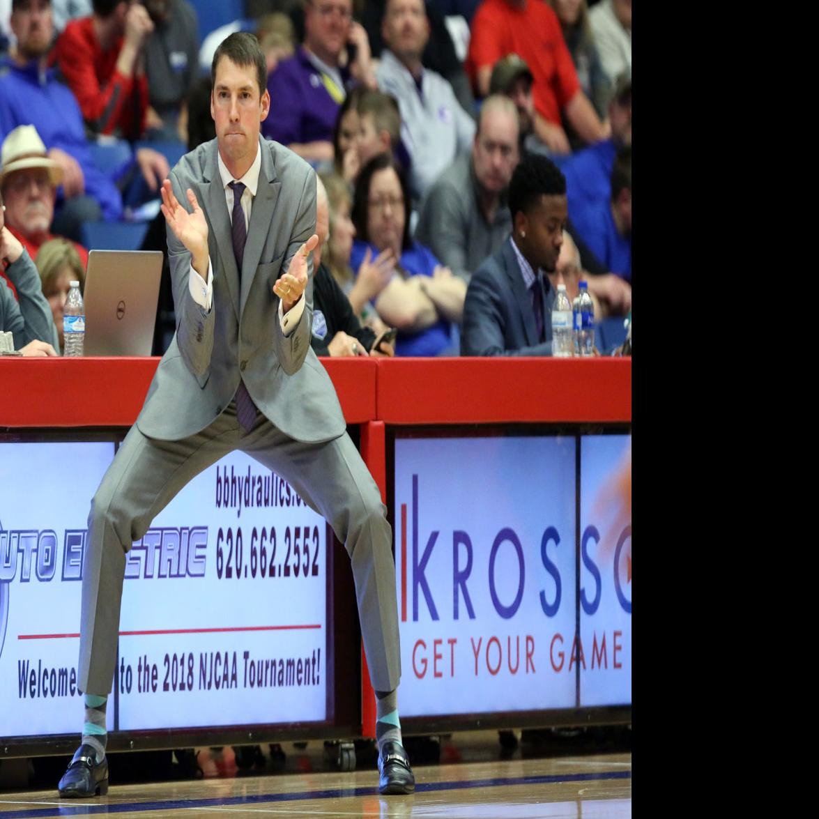 College Basketball Waterloo Native Richter Joins Devries Drake