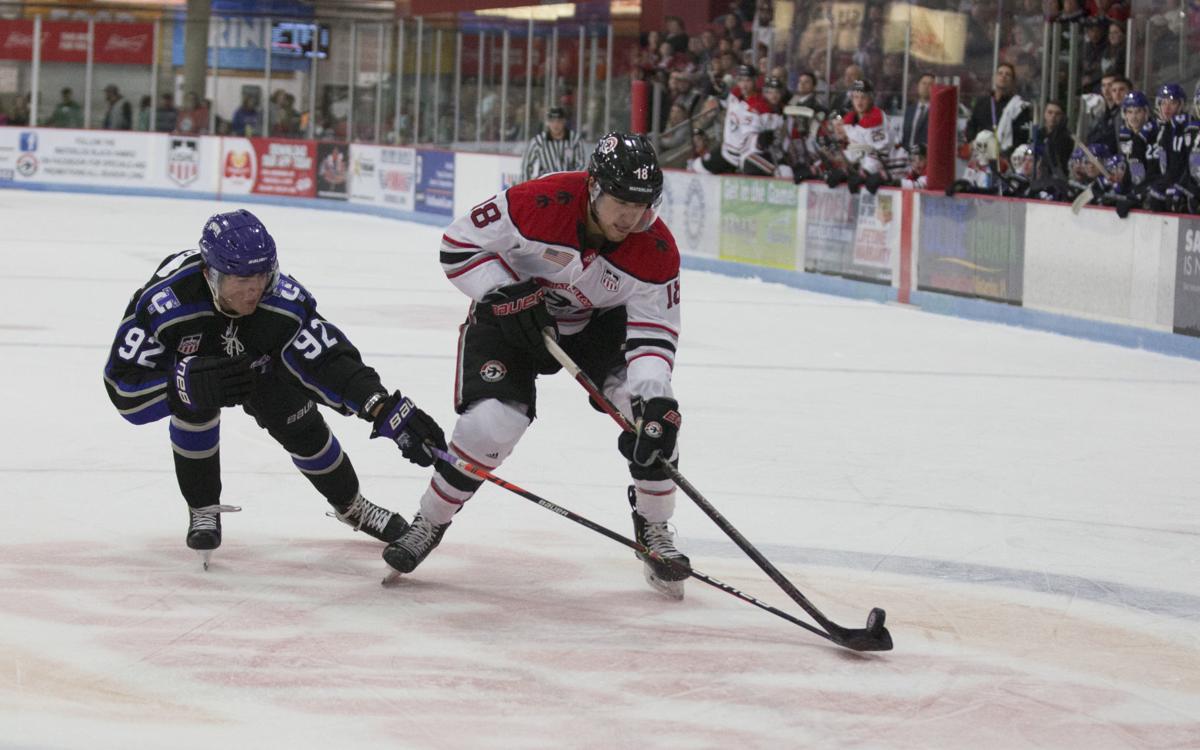 101219kw-blackhawk-hockey-06