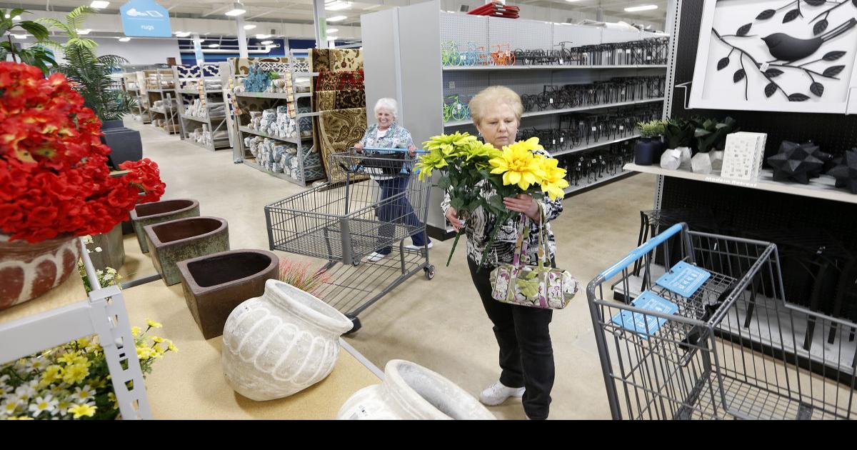 New At Home store opens at Crossroads