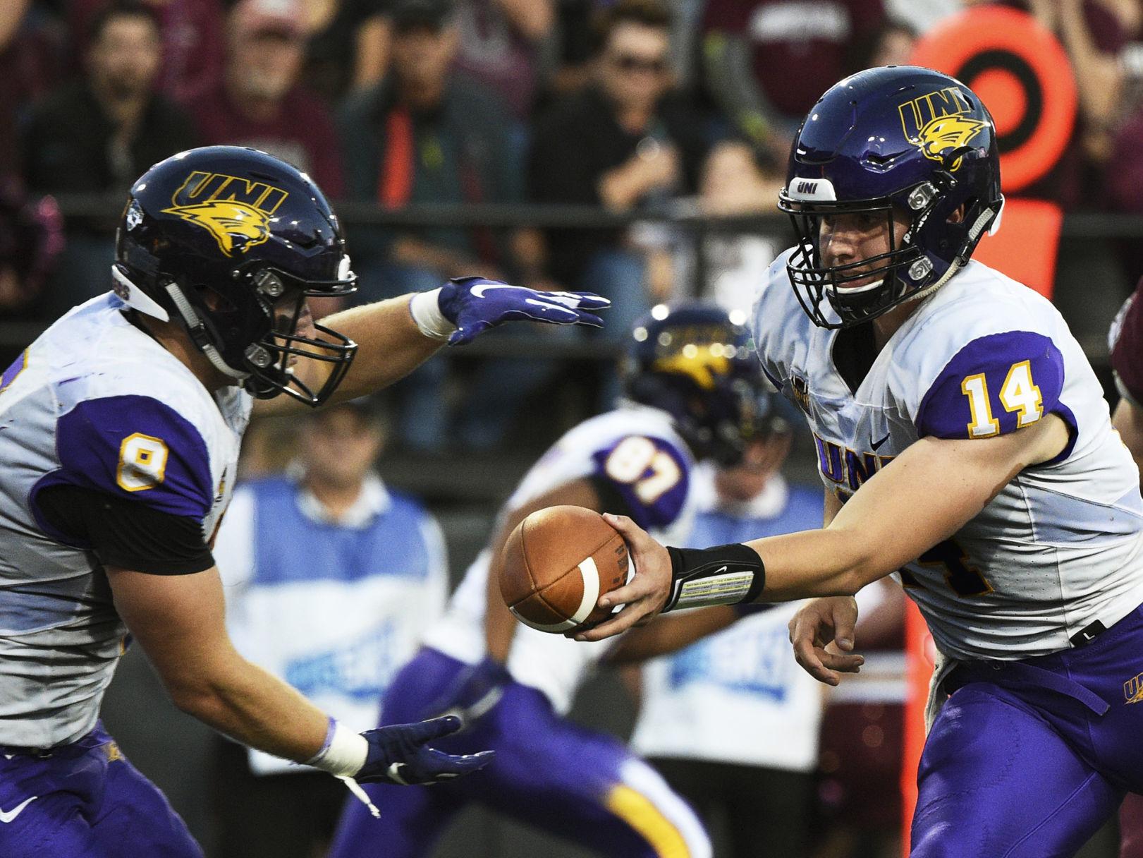 College Football Uni Rallies But Fall Short In 26 23 Loss To