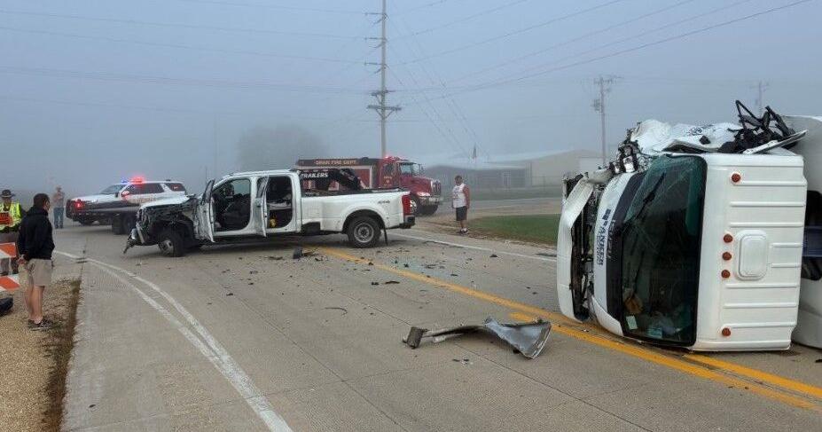 Grundy Center man taken to hospital in Fayette County crash