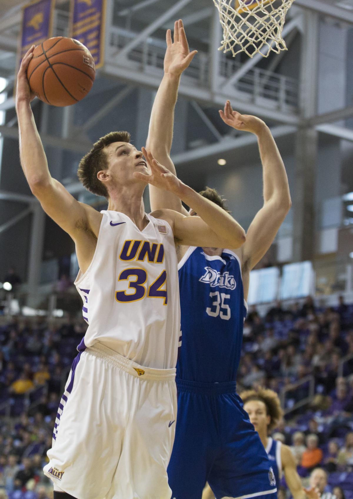 College Men S Basketball Uni Holds Off Drake Men S Basketball