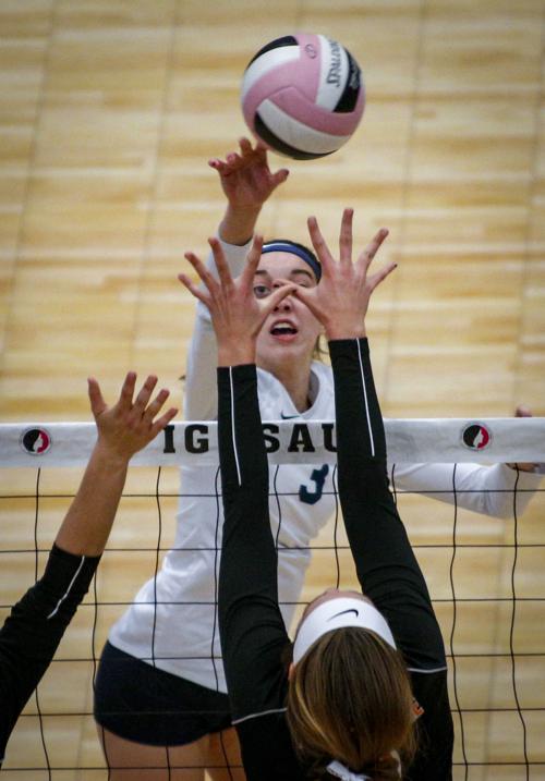 111016TH-Hudson-vball-5