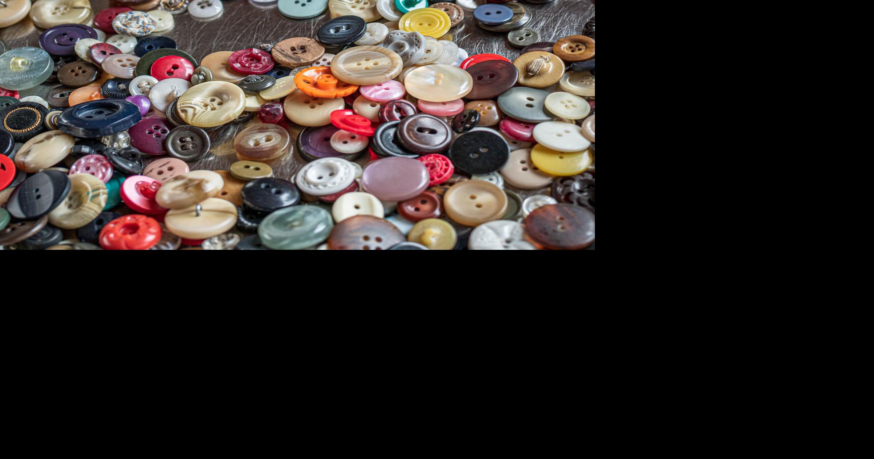 Black Hawk Button Club to meet Wednesday