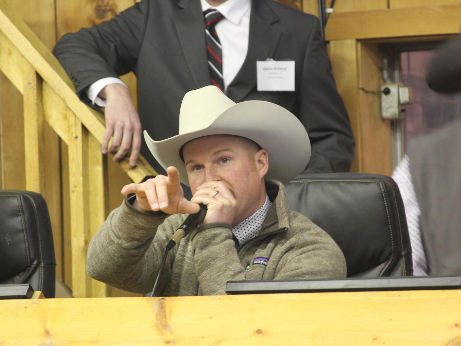 Decorah Auctioneer Follows In Late Dads Footsteps Decorah Auctioneer Follows In Late Dads Footsteps