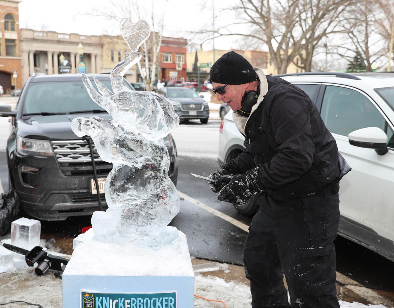 Lake Mills’ Knickerbocker Ice Festival returns Local News