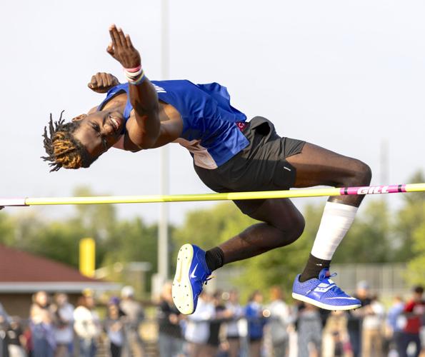 WIAA Track and Field: Three Goslings extend program's state qualifying ...