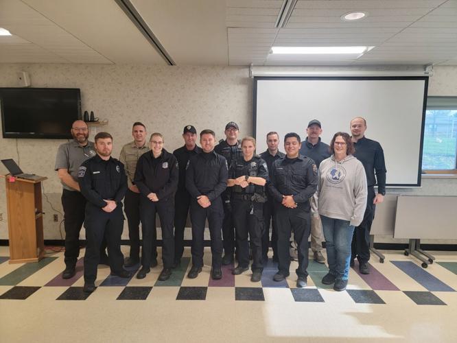 Local law enforcement receives crisis intervention training | Local ...