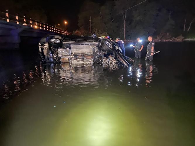 Car heads off roadway and into Rock River near Tivoli Island | Local ...