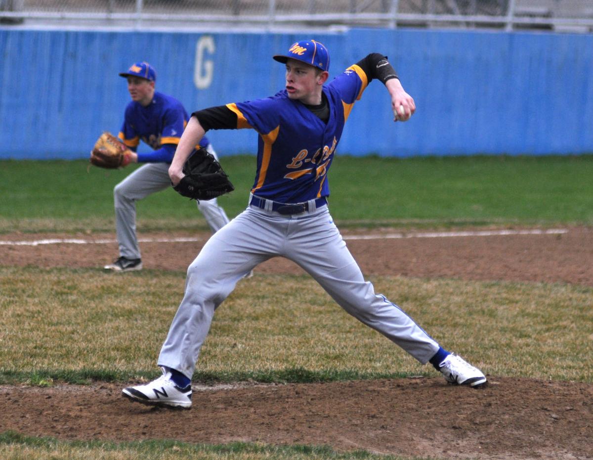 Warriors Pull Away From Pirates L Cats Rout New Glarus Local