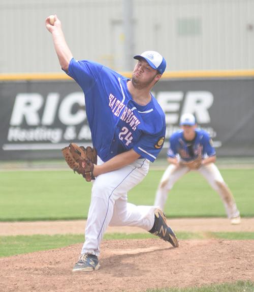 Hogquist earns two decisions in one day