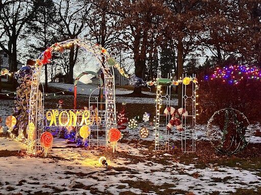 Waterloo Displays Waterloo's Fireman's Park displays Wonka-themed whimsy for the holidays ...