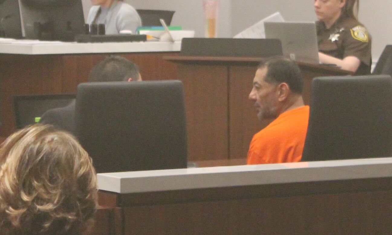 Watertown man accused of assaulting pre-teen in Pewaukee set for plea ...