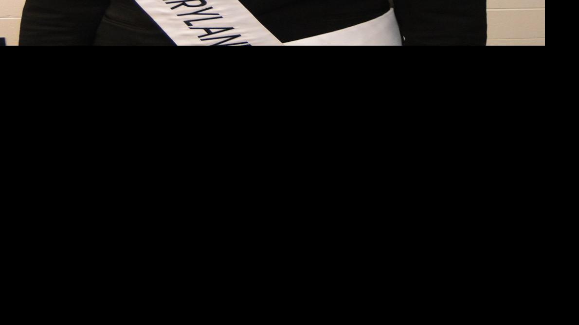 Loether Passes Alice Crown To Evansville S Ann O Leary News Wdtimes Com