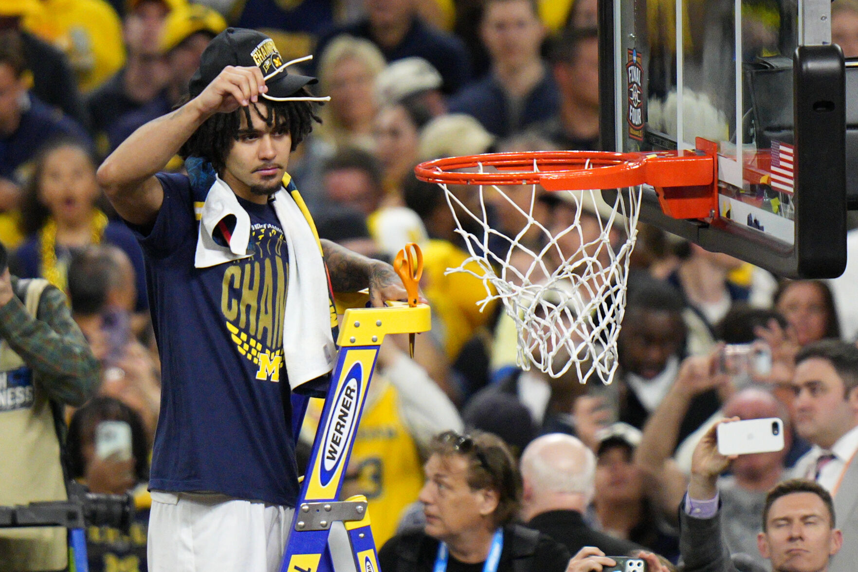 Final Four most outstanding player Elliot Cadeau announces he is ...