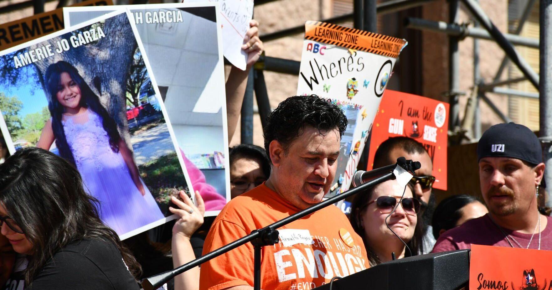 A new Uvalde report defends local police. Here are the findings that outraged some families in Texas - Vimarsana News